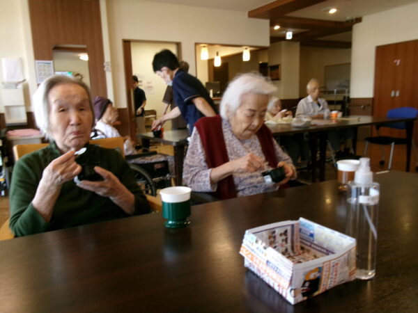 103 0908 600x450 - 父の日🥸おやつレク