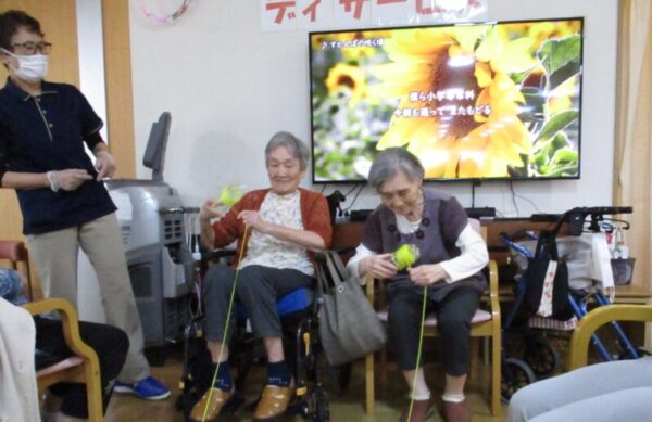31e010ea77d697ed6c0c3a9fb6841664 600x389 - 綱引きゲーム！！