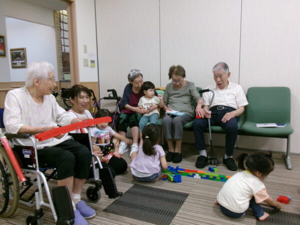 103 1050 600x450 - やる気保育園の園児たちと一緒🌷🌷