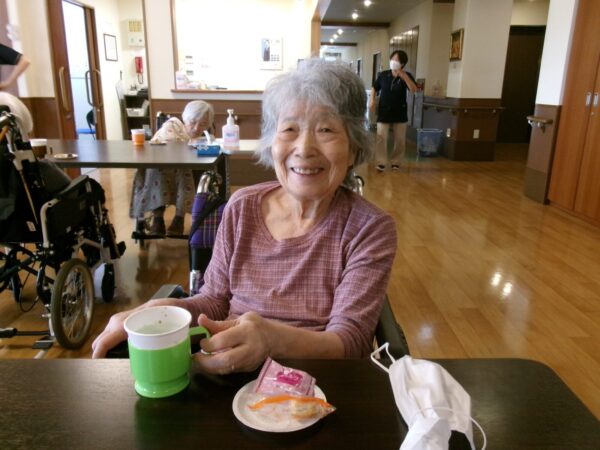 103 1525c 600x450 - カフェ時間