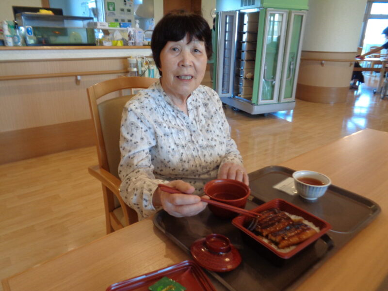 DSC07526 800x600 - 💡毎年恒例！停電の日のお楽しみ昼食会