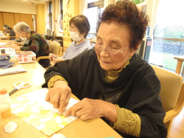 伊賀CHデイ☆壁面制作の様子と手芸『お正月飾り』作り☆ IMG 3653 600x450 - 伊賀CHデイ☆壁面制作の様子と手芸『お正月飾り』作り☆