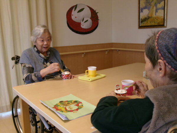 103 1850 600x450 - クリスマスコンサート後にサンタ登場