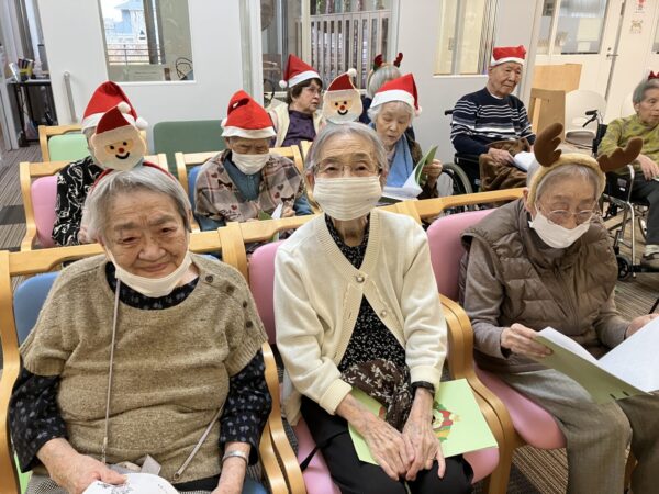 IMG 0424 600x450 - クリスマスコンサート後にサンタ登場