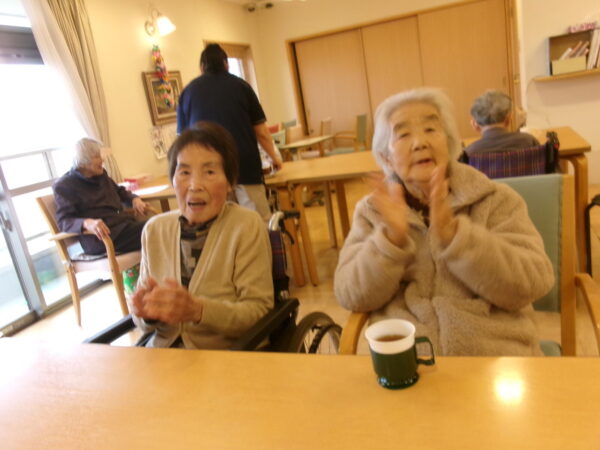 102 5127 600x450 - ２月お誕生日会🍰