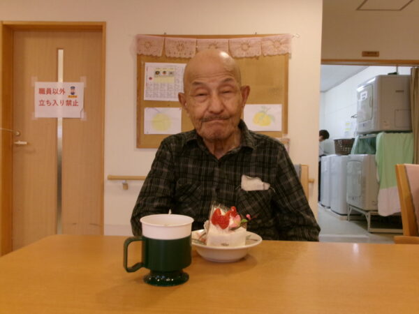 102 5138 600x450 - ２月お誕生日会🍰