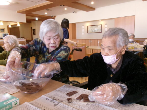 103 1925 600x450 - バレンタインのお菓子作り