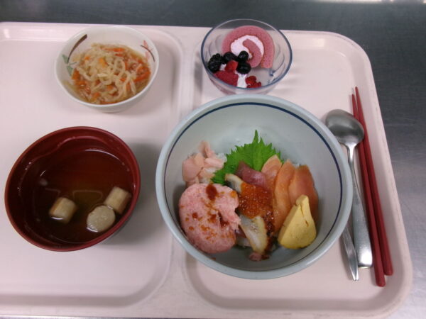 103 1978 600x450 - 特別食の日