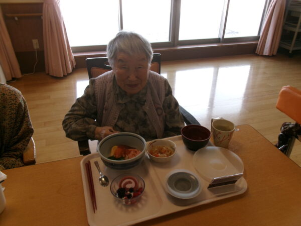 103 1986 600x450 - 特別食の日