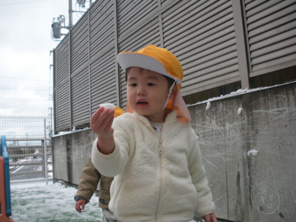 12 2 600x450 - 雪が降ってきた！！