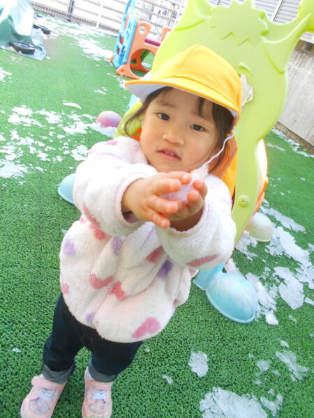 20 1 450x600 - 雪が降ってきた！！