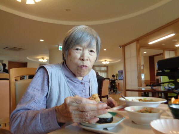 DSC08329 600x450 - 栄養士を目指す学生さんが来てくれました♪
