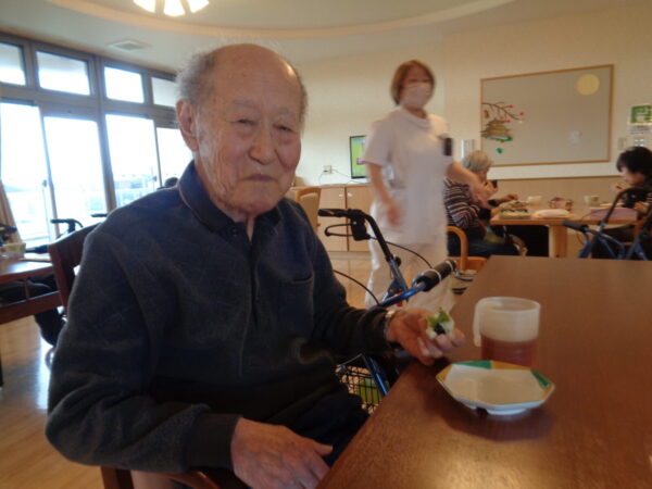 DSC08334 600x450 - 栄養士を目指す学生さんが来てくれました♪