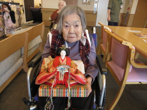 IMG 5542 600x450 - 皆様と一緒に「おひなさま」を飾りました🌸🎎🌸