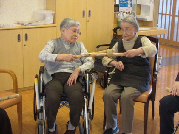 身体を動かすぞ~!レクリエーションを行いました☺ IMG 5719 600x450 - 身体を動かすぞ~!レクリエーションを行いました☺
