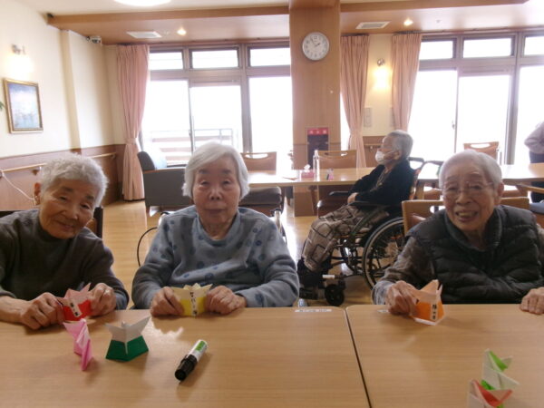 103 2010 600x450 - とんとん紙相撲の力士つくり