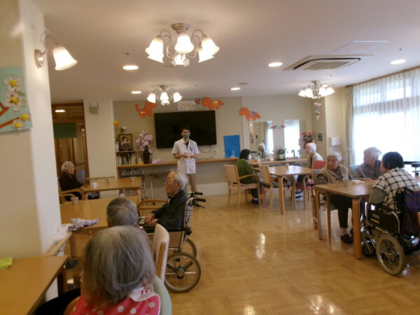 102 5345 600x450 - 4月の行事食🍱