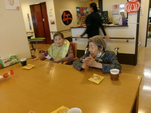 102 5382 600x450 - 4月お誕生日会🎂