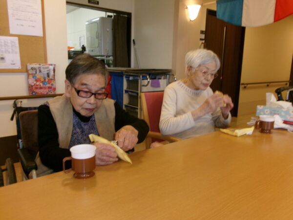 102 5383 600x450 - 4月お誕生日会🎂