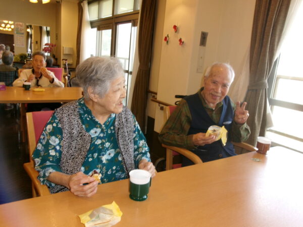 102 5390 600x450 - 4月お誕生日会🎂