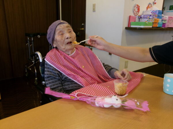 102 5391 600x450 - 4月お誕生日会🎂