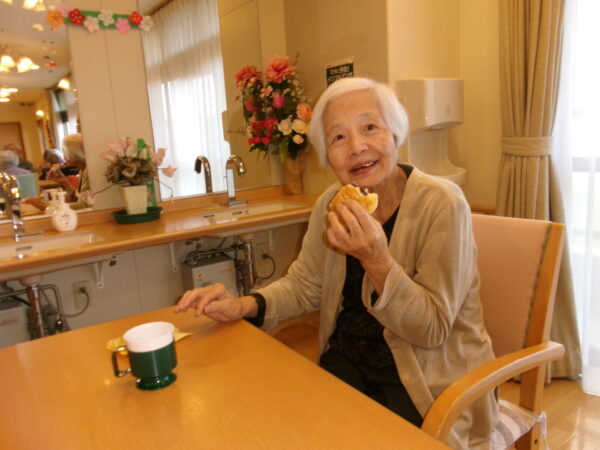 102 5406 600x450 - 4月お誕生日会🎂