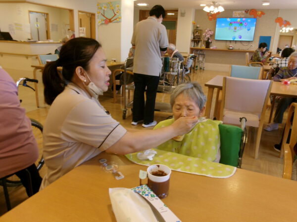 102 5418 600x450 - 4月お誕生日会🎂