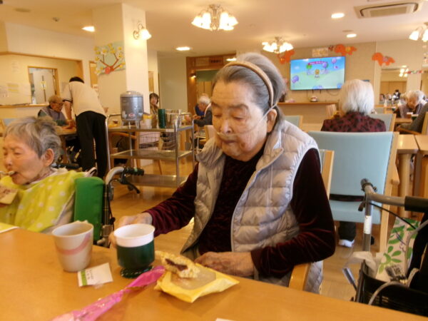 102 5419 600x450 - 4月お誕生日会🎂