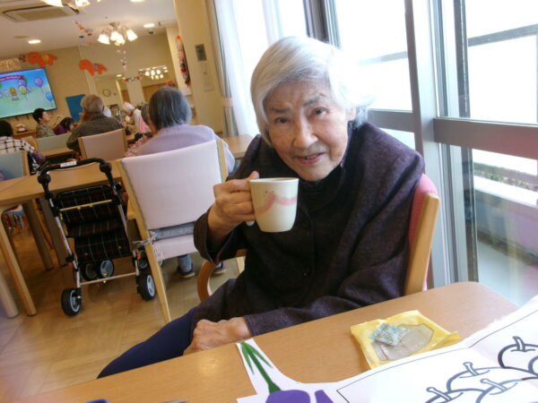 102 5420 600x450 - 4月お誕生日会🎂