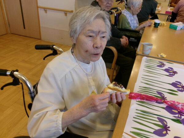 102 5421 600x450 - 4月お誕生日会🎂