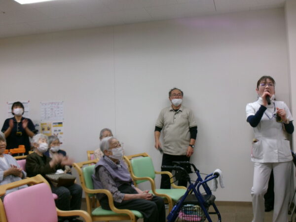 103 2145 600x450 - カラオケ再開