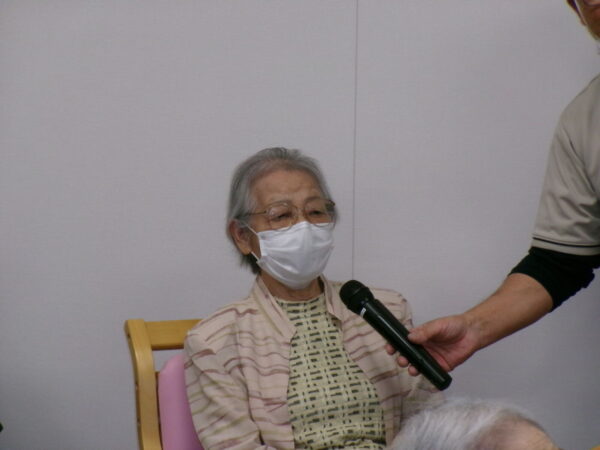 103 2148 600x450 - カラオケ再開