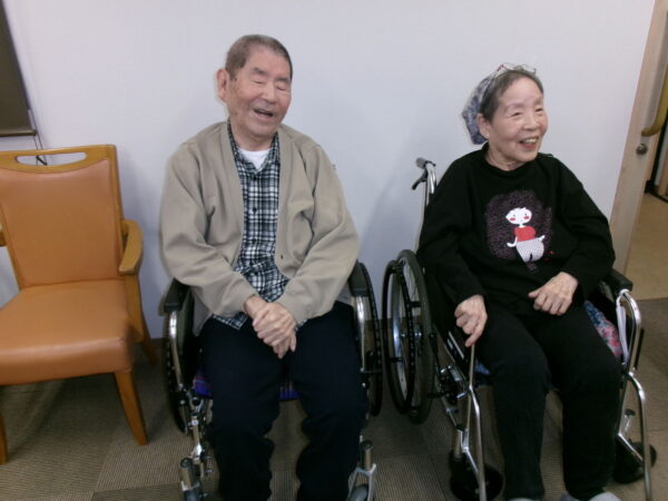 103 2173 600x450 - カラオケ再開