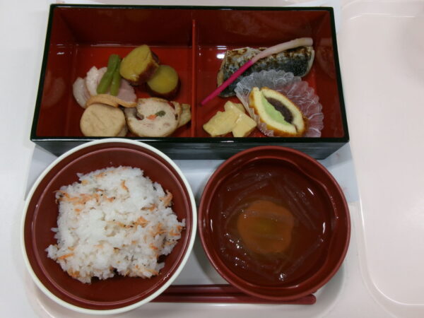 103 2181 600x450 - いつもと一味違ったお昼ご飯