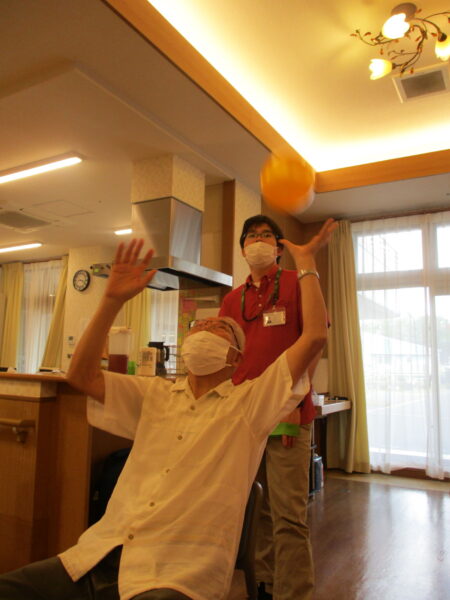 IMG 0074 450x600 - いろんなアイテムで楽しく運動