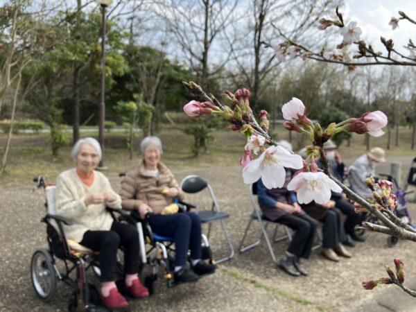 IMG 1314 600x450 - 春を感じるひととき ～みんなでお花見に行ってきました～