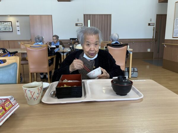 IMG 1327 1 600x450 - いつもと一味違ったお昼ご飯