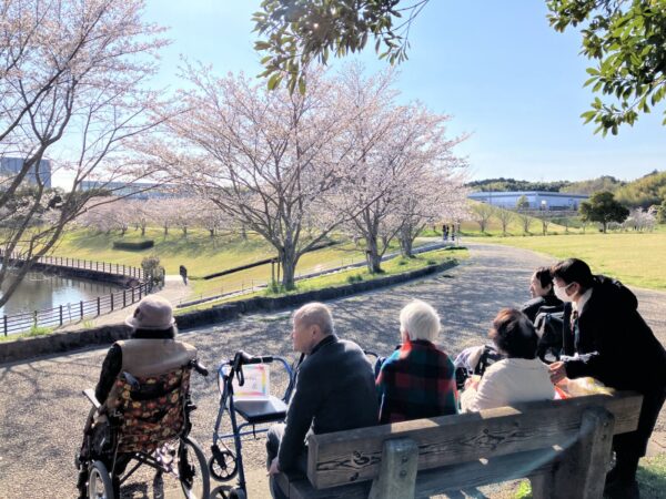 IMG 1426 600x450 - 春を感じるひととき ～みんなでお花見に行ってきました～