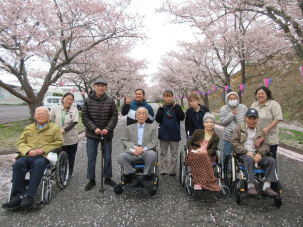 IMG 5991 600x450 - 今年もお花見に行ってきました！！