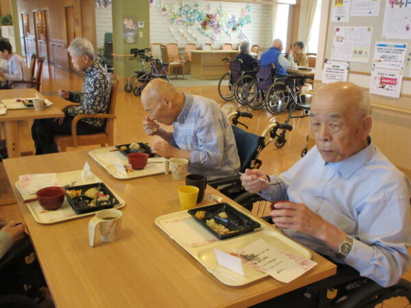 IMG 6071 600x450 - 4/8 ナリコマ行事食でした！！