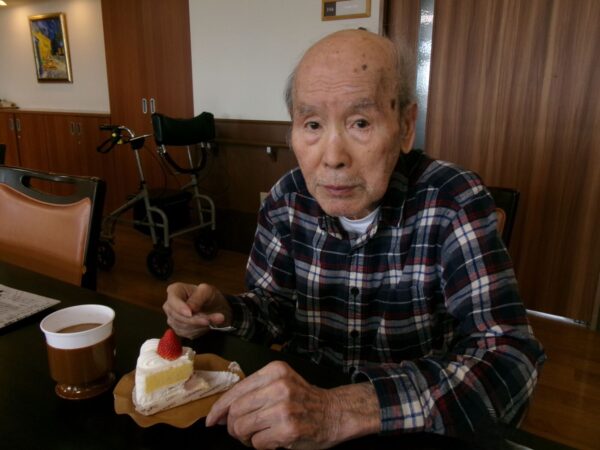 103 2246c 600x450 - 2日遅れの母の日