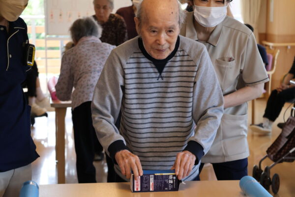 IMG 1849 600x400 - コロコロ卓球で真剣勝負