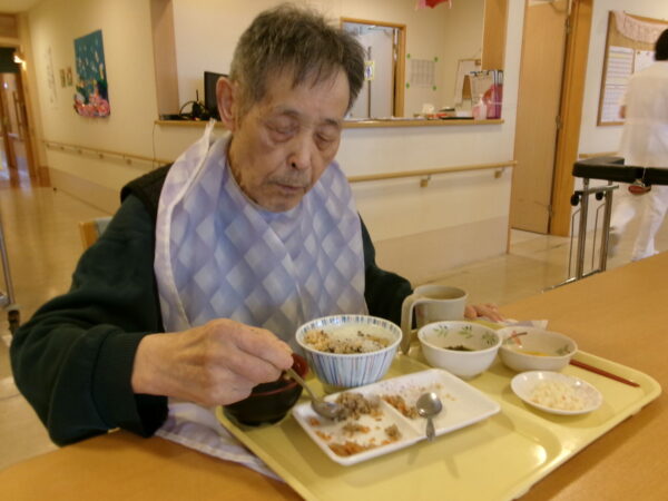 102 6022 600x450 - 行事食 ＆ お誕生日会🎂