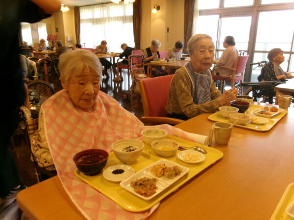 102 6029 600x450 - 行事食 ＆ お誕生日会🎂