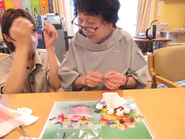 IMG 2129 600x450 - 伊賀CHデイ☆手芸『小さな犬のぬいぐるみ家族』作りと壁面制作☆