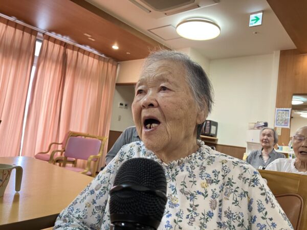IMG 2218 600x450 - みんなで歌いましょう！！