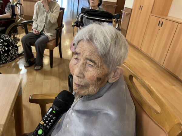 IMG 2222c 600x450 - みんなで歌いましょう！！
