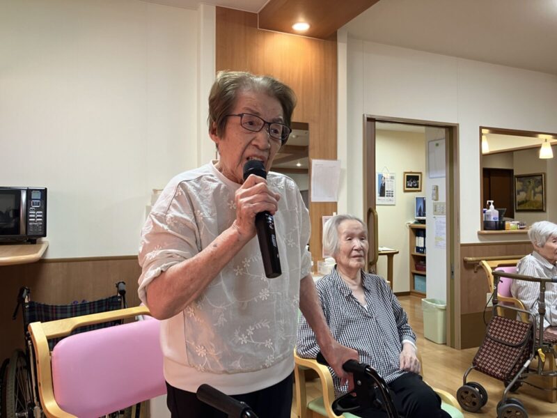 IMG 2235 800x600 - みんなで歌いましょう！！