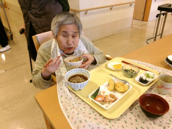 102 6097 600x450 - 敬老の日㊗行事食