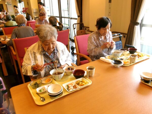 102 6098 600x450 - 敬老の日㊗行事食